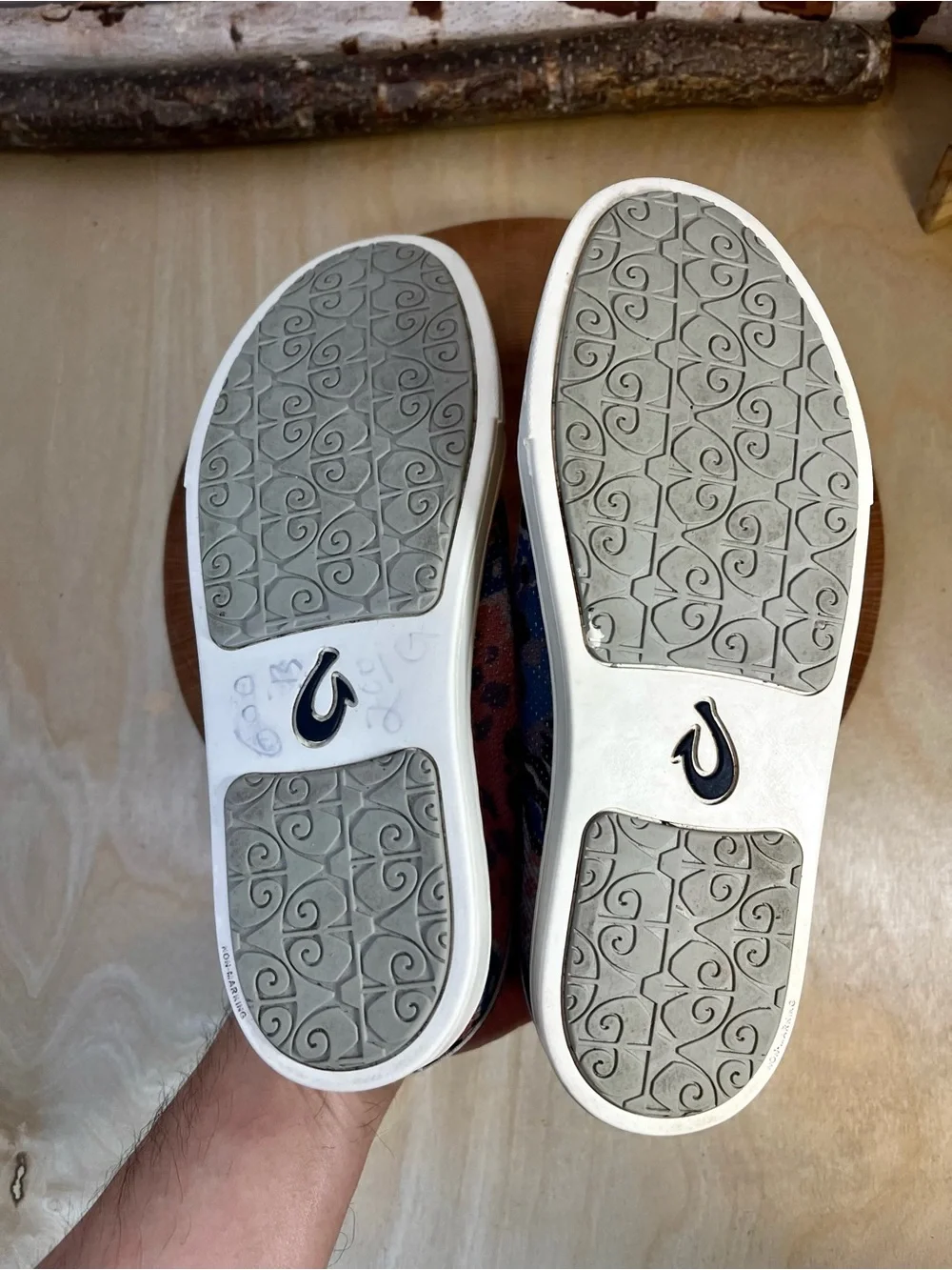 OluKai Women's Pehuea Li Sneakers - Cloudy/Pa'i Print - Size 7